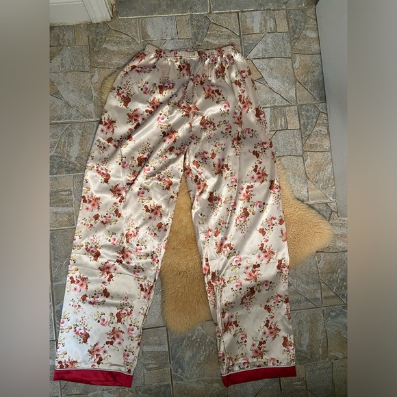 SHEIN 2 Piece Satin Pajama Set small - Picture 2 of 7